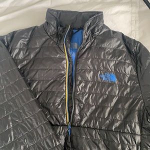 Men’s Northface light down quarter zip
